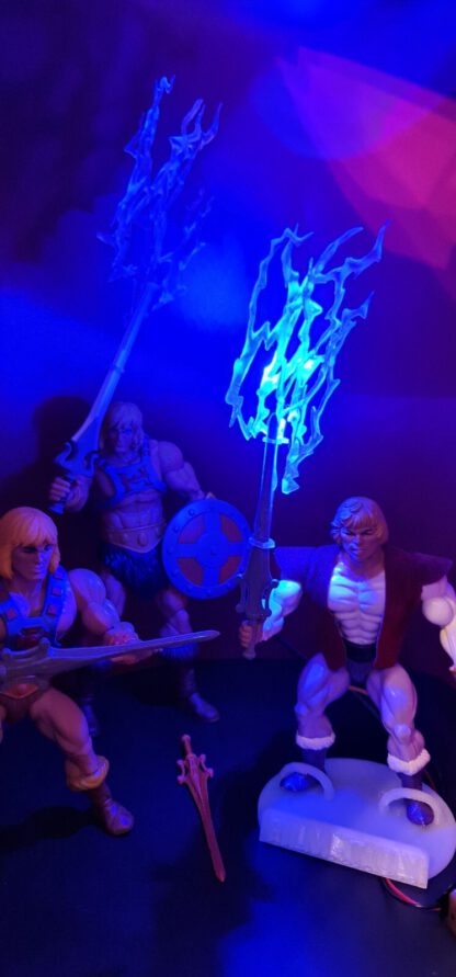 Masters of the Universe Prinz Adam oder He-man Zauberschwert mit Effekt – Bild 11